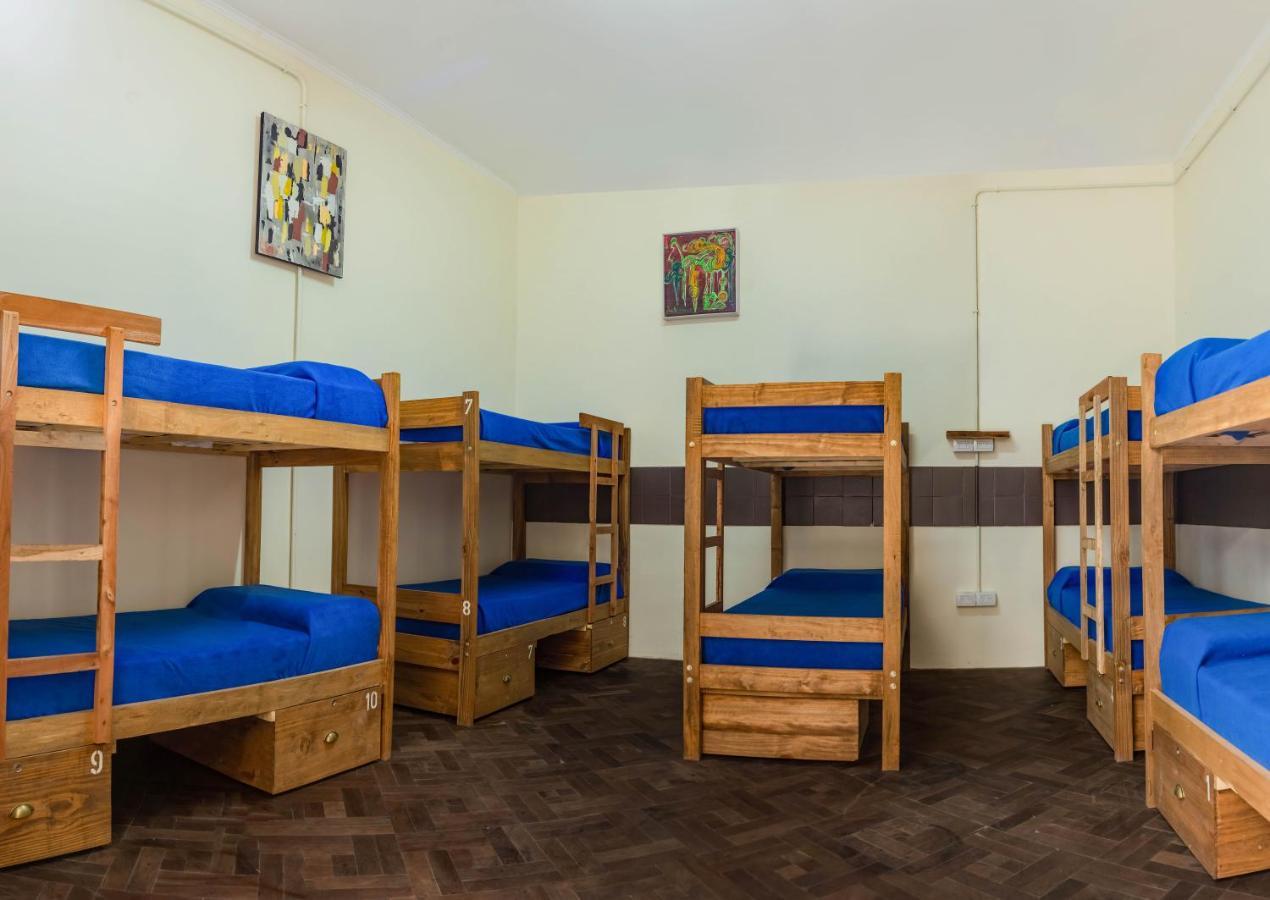 Punto Ramirez Hostel *