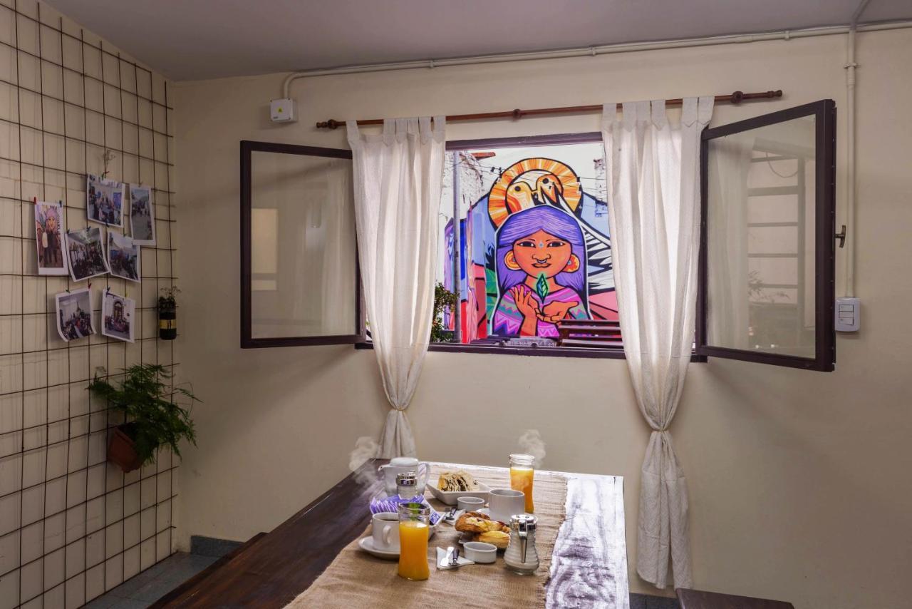 Punto Ramirez Hostel *
